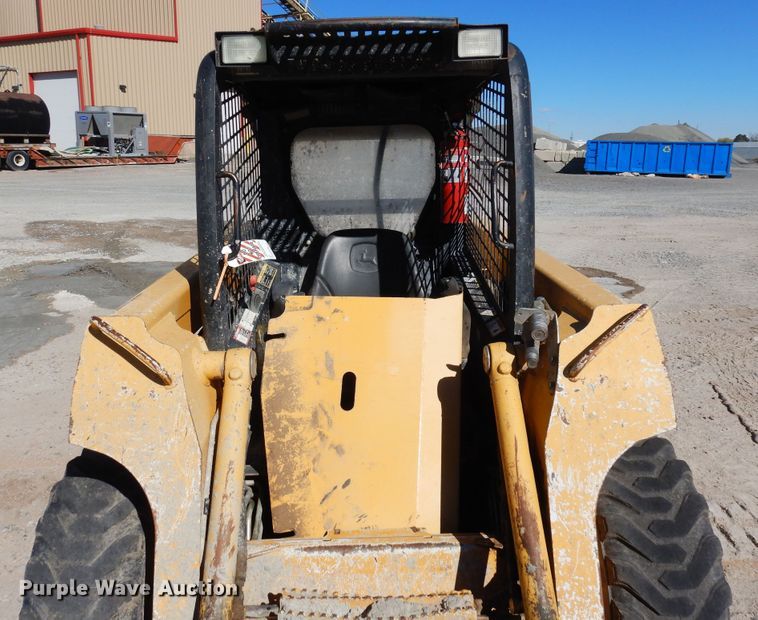 image for item DF8135 2009 John Deere 317  skid steer loader