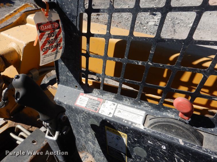 image for item DF8135 2009 John Deere 317  skid steer loader