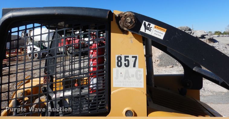 image for item DF8135 2009 John Deere 317  skid steer loader