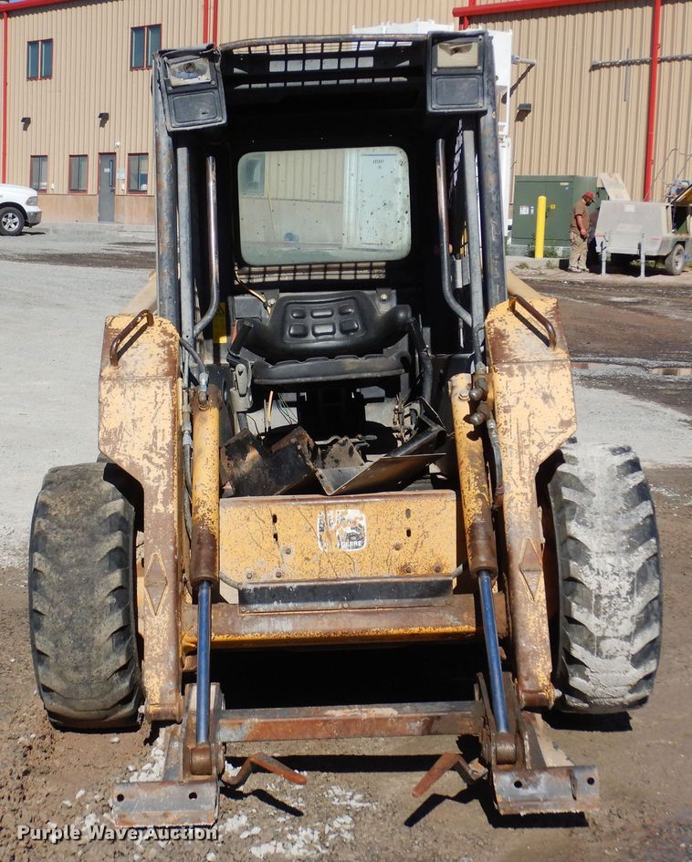 image for item DF8136 1995 John Deere 7775  skid steer loader
