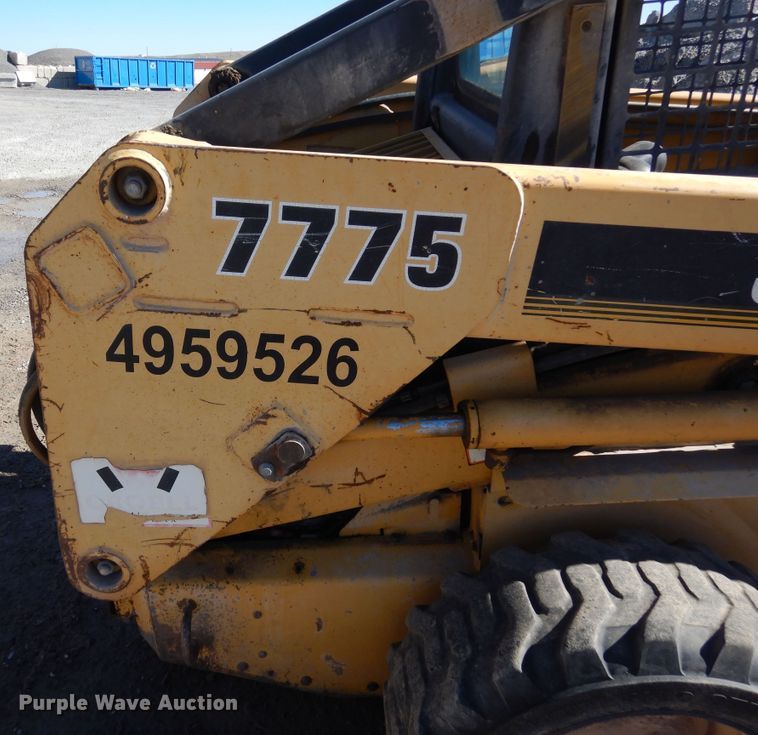 image for item DF8136 1995 John Deere 7775  skid steer loader