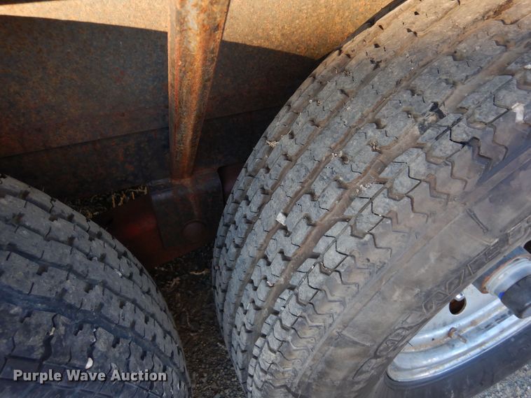 image for item DF8175 2010  Stacker enclosed cargo trailer with lift