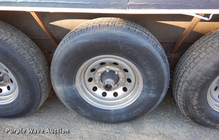 image for item DF8175 2010  Stacker enclosed cargo trailer with lift