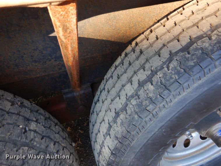 image for item DF8175 2010  Stacker enclosed cargo trailer with lift