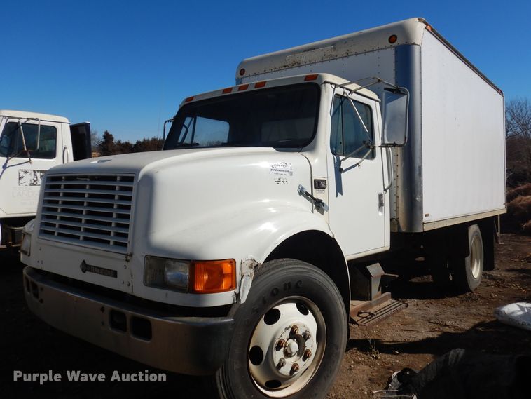 image for item DH8900 1990 International 4600  box truck