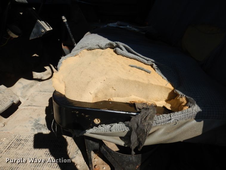 image for item DH8900 1990 International 4600  box truck