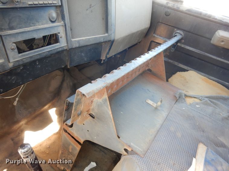 image for item DH8900 1990 International 4600  box truck