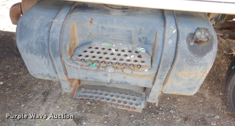 image for item DH8900 1990 International 4600  box truck