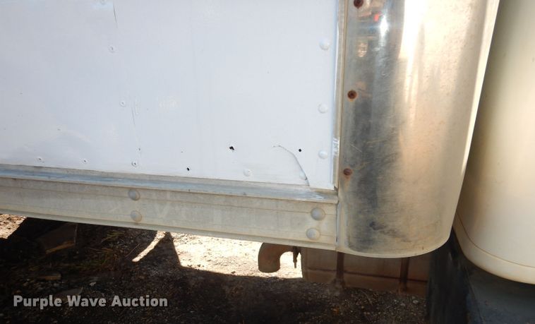 image for item DH8900 1990 International 4600  box truck