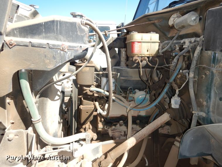 image for item DH8900 1990 International 4600  box truck