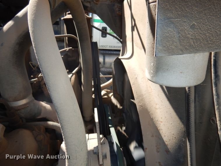 image for item DH8900 1990 International 4600  box truck