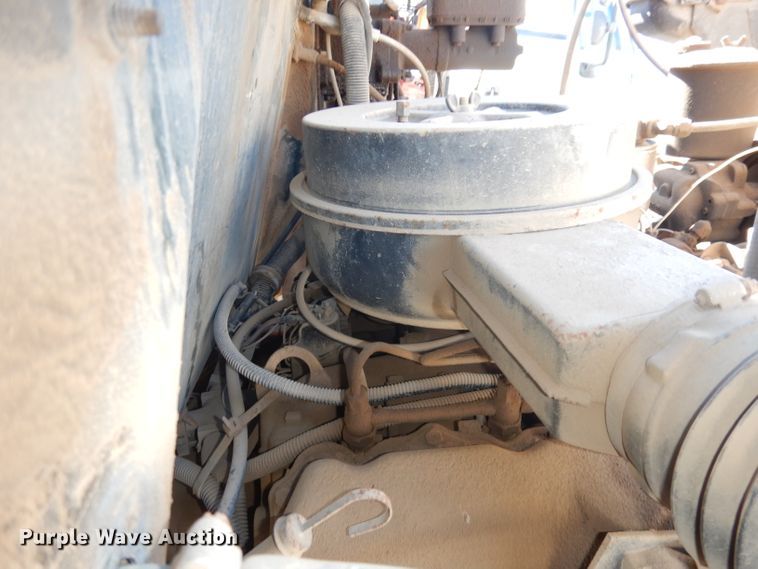 image for item DH8900 1990 International 4600  box truck