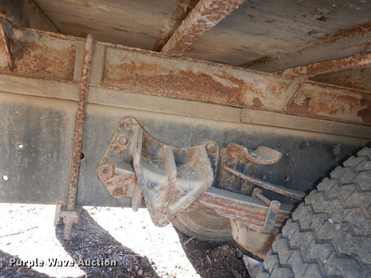 image for item DH8900 1990 International 4600  box truck