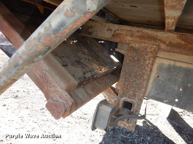 image for item DH8900 1990 International 4600  box truck