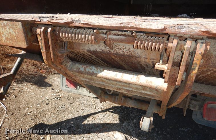 image for item DH8900 1990 International 4600  box truck