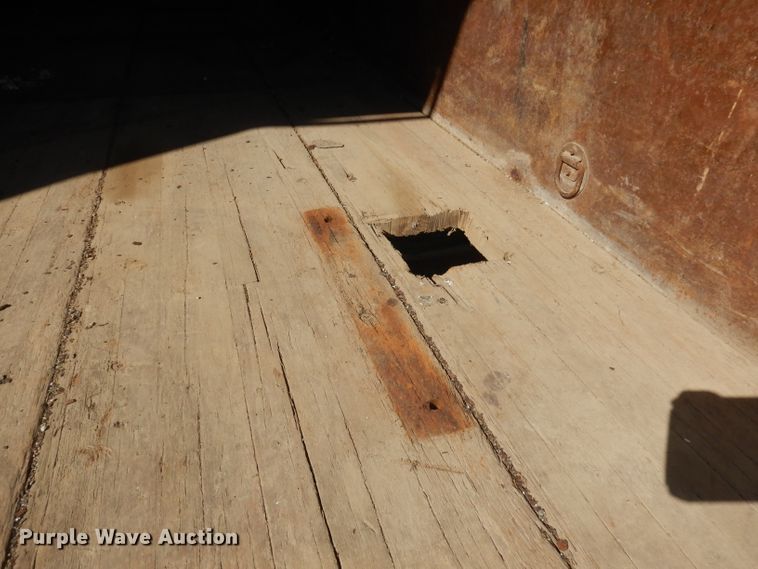 image for item DH8900 1990 International 4600  box truck