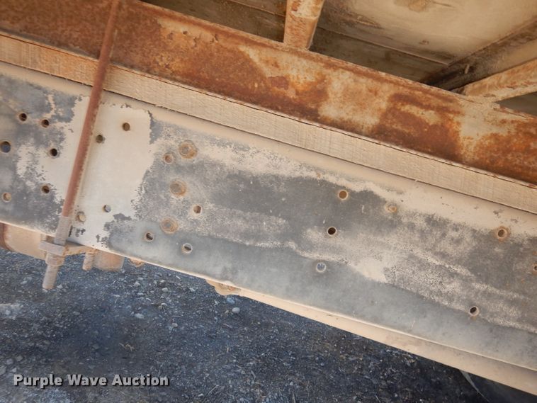 image for item DH8900 1990 International 4600  box truck