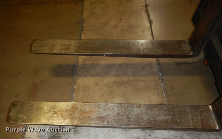 image for item DI6781 Toyota 5FBC25  forklift