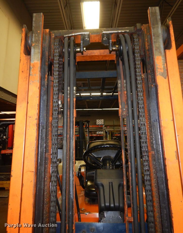 image for item DI6781 Toyota 5FBC25  forklift