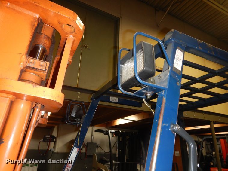 image for item DI6781 Toyota 5FBC25  forklift