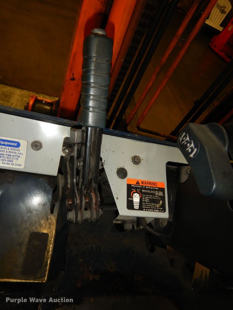 image for item DI6781 Toyota 5FBC25  forklift