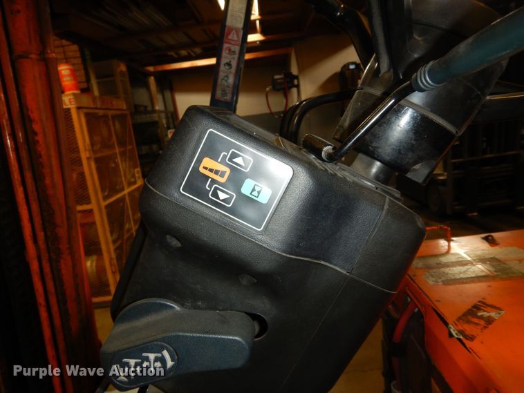 image for item DI6781 Toyota 5FBC25  forklift