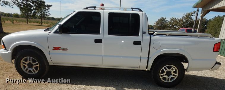 image for item DI6783 2004 GMC Sonoma SLS  Crew Cab pickup truck