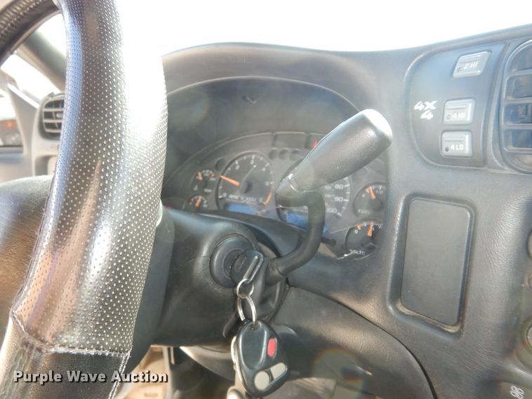 image for item DI6783 2004 GMC Sonoma SLS  Crew Cab pickup truck