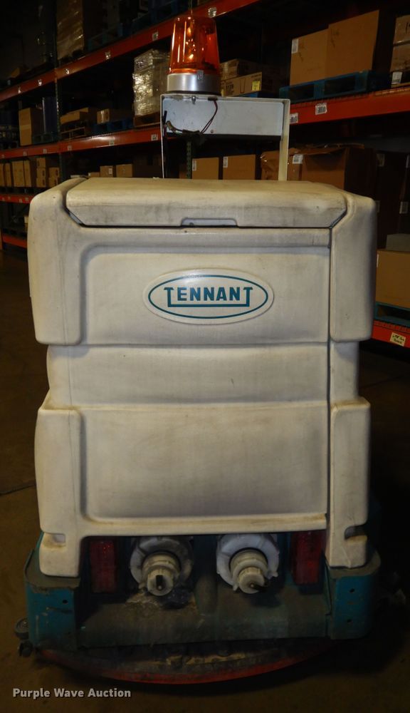 image for item DI6784 Tennant 7200  floor sweeper