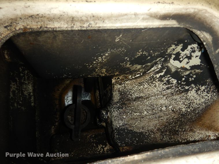 image for item DI6784 Tennant 7200  floor sweeper