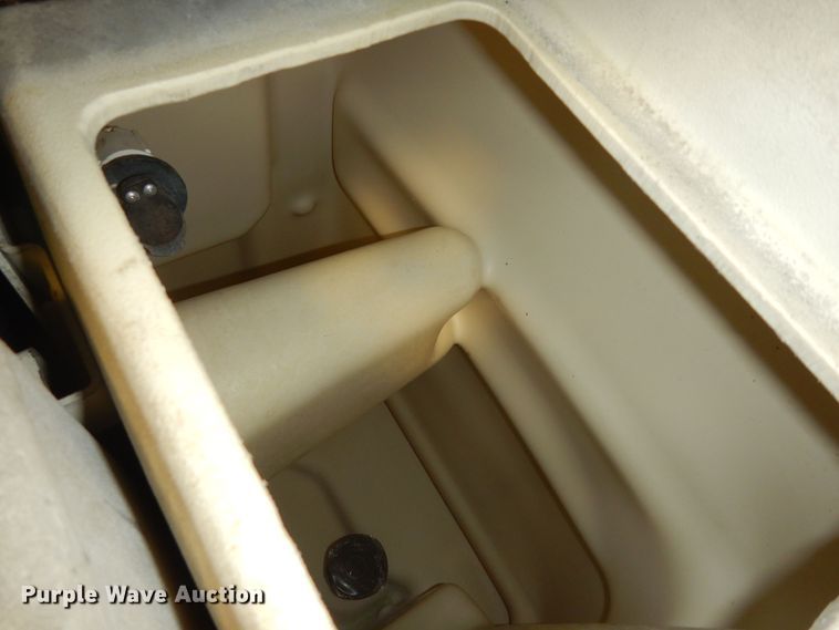 image for item DI6784 Tennant 7200  floor sweeper