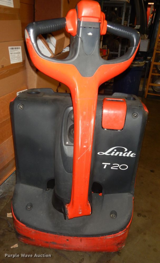 image for item DI6785 Linde T20  pallet jack