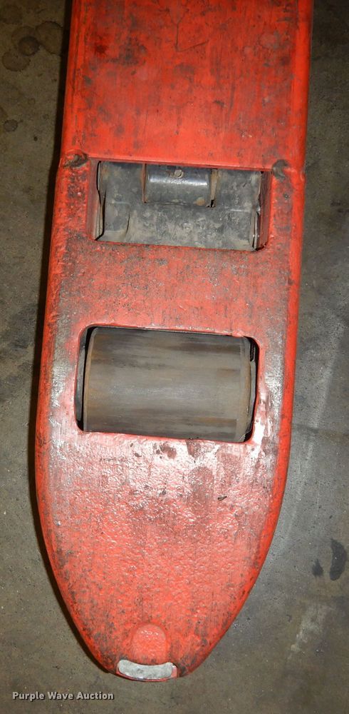 image for item DI6785 Linde T20  pallet jack