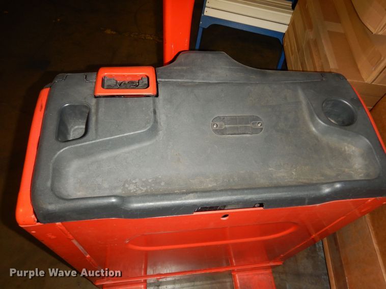 image for item DI6785 Linde T20  pallet jack