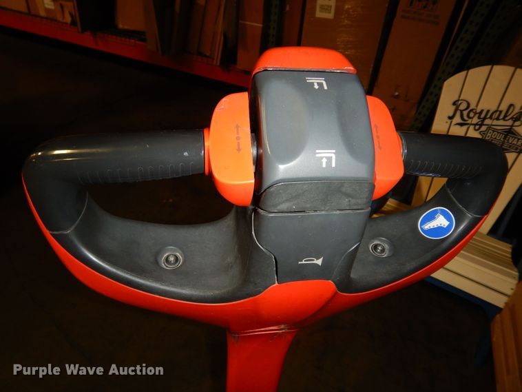 image for item DI6785 Linde T20  pallet jack