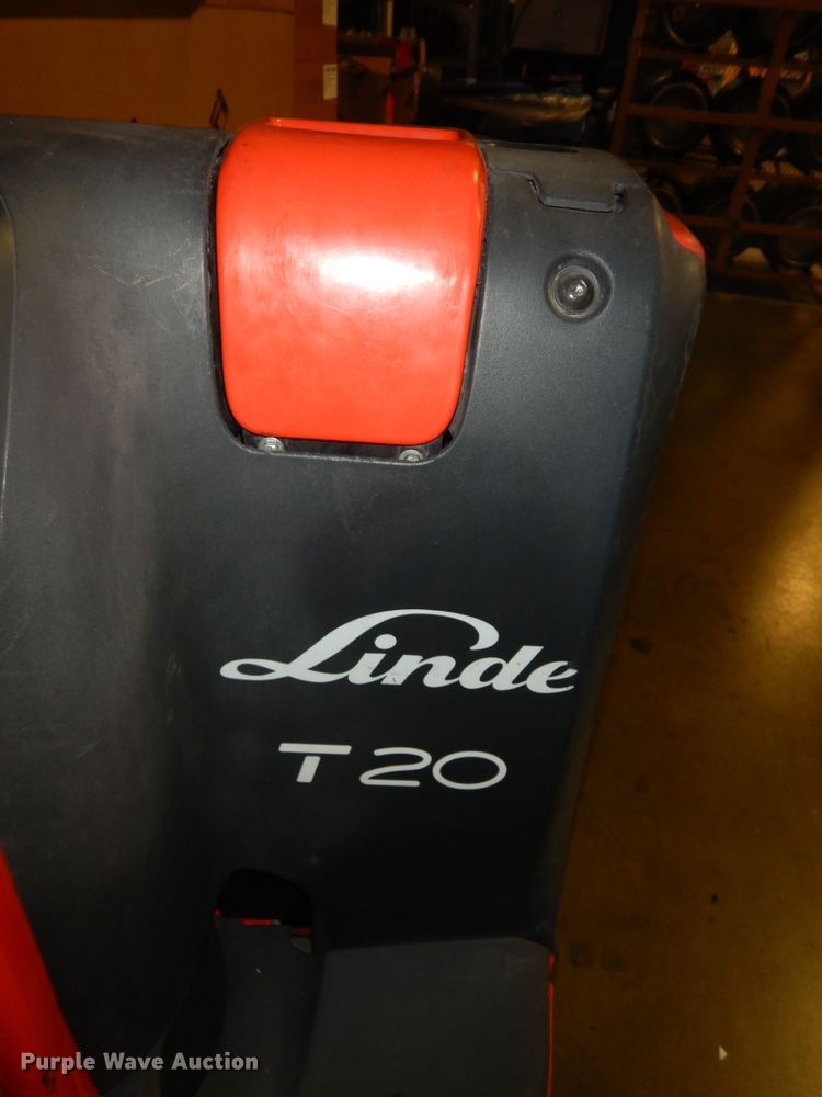 image for item DI6785 Linde T20  pallet jack