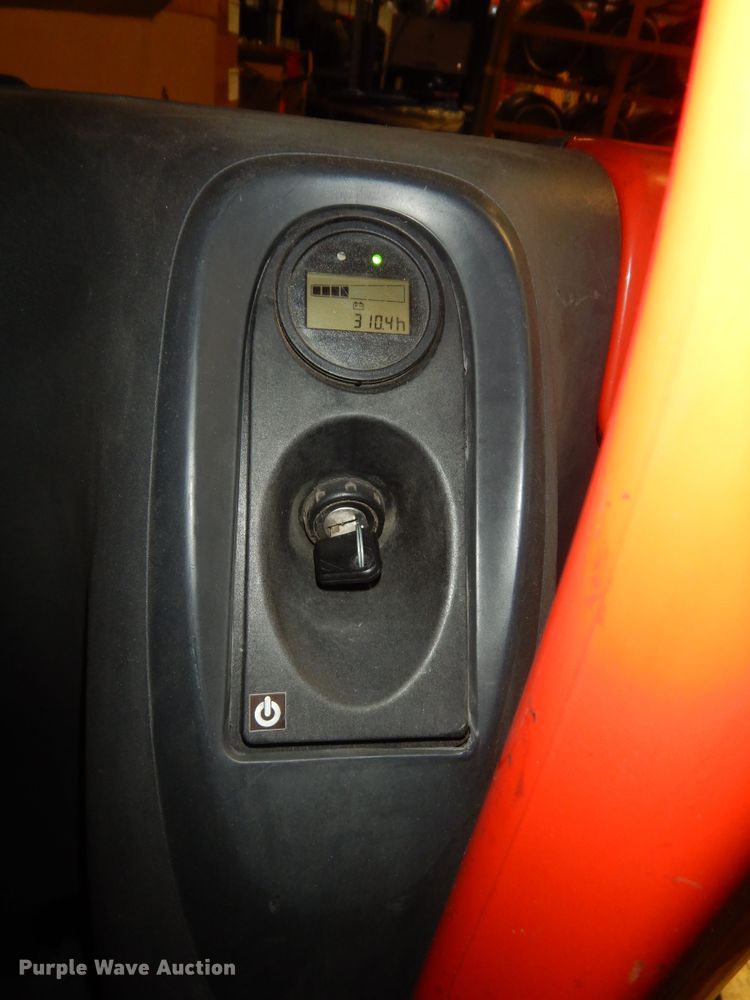 image for item DI6785 Linde T20  pallet jack