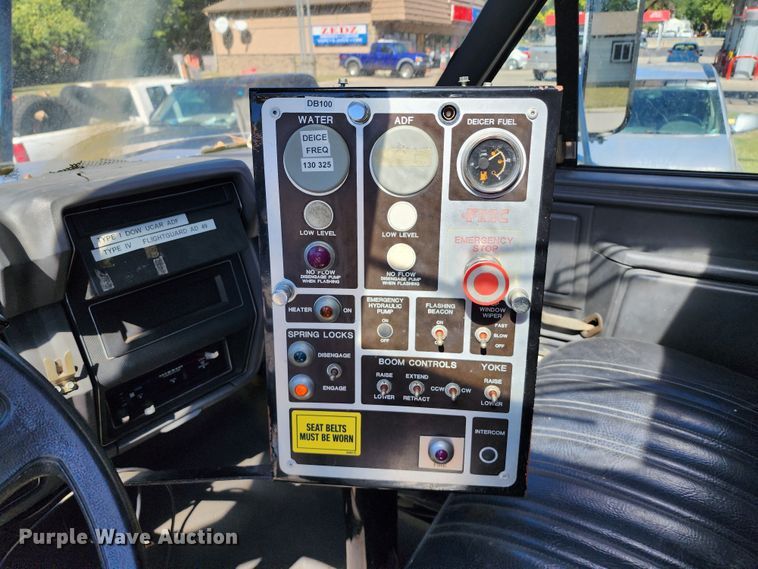 image for item DL6708 1993 Ford F700  de-icer truck