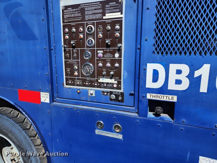 image for item DL6708 1993 Ford F700  de-icer truck