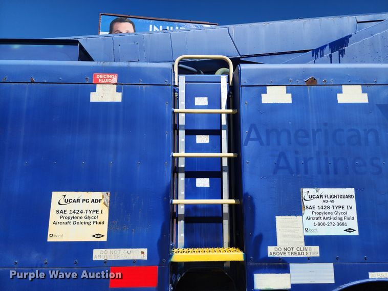 image for item DL6708 1993 Ford F700  de-icer truck