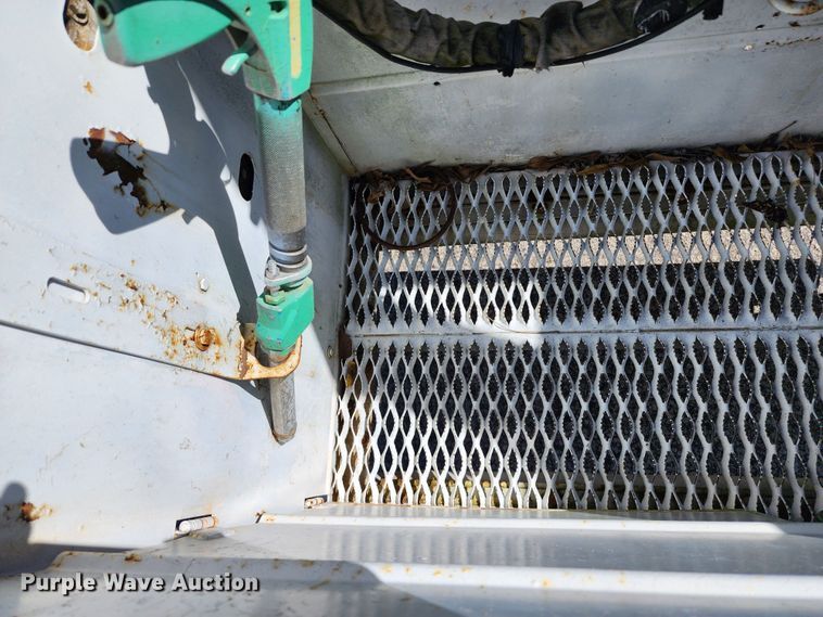 image for item DL6708 1993 Ford F700  de-icer truck