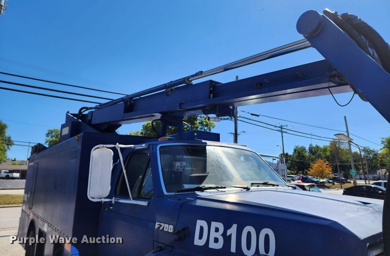 image for item DL6708 1993 Ford F700  de-icer truck