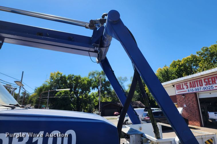 image for item DL6708 1993 Ford F700  de-icer truck