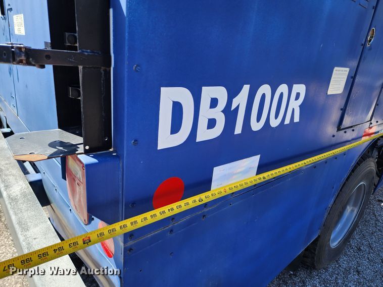 image for item DL6708 1993 Ford F700  de-icer truck