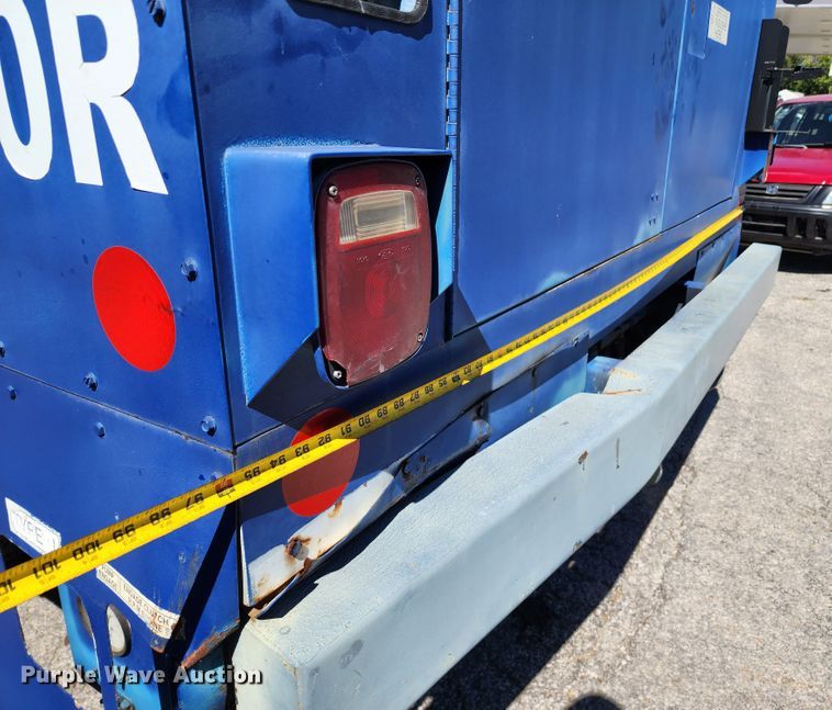 image for item DL6708 1993 Ford F700  de-icer truck