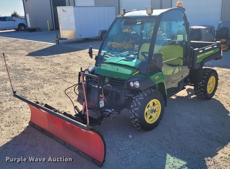 image for item DM1050 2015 John Deere 825i Gator utility vehicle