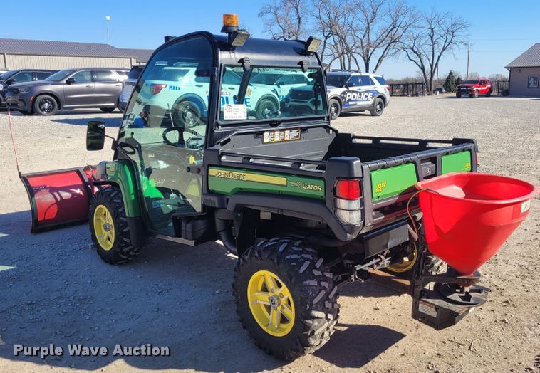 image for item DM1050 2015 John Deere 825i Gator utility vehicle