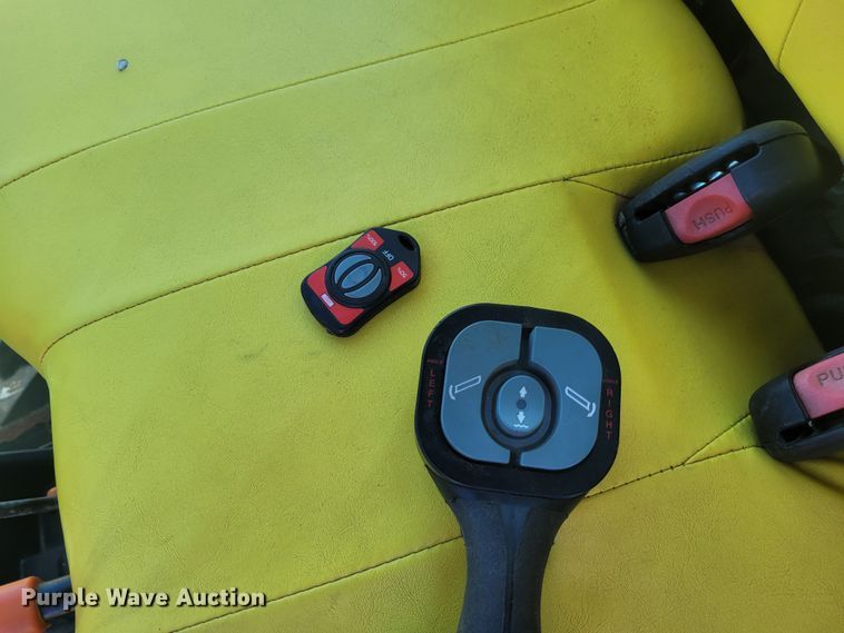 image for item DM1050 2015 John Deere 825i Gator utility vehicle