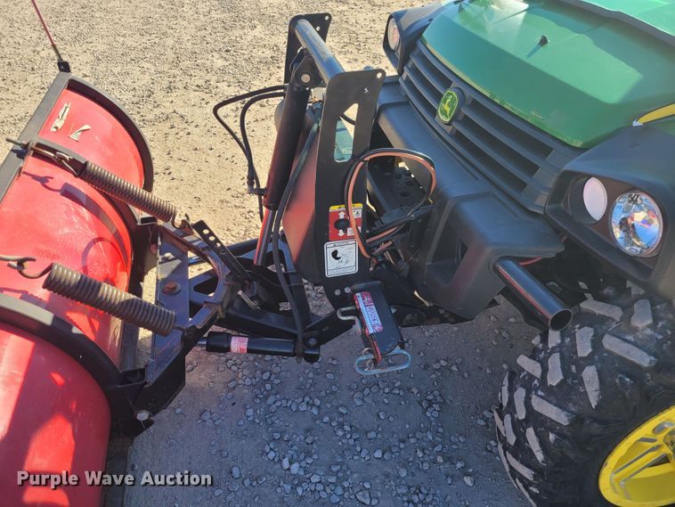image for item DM1050 2015 John Deere 825i Gator utility vehicle