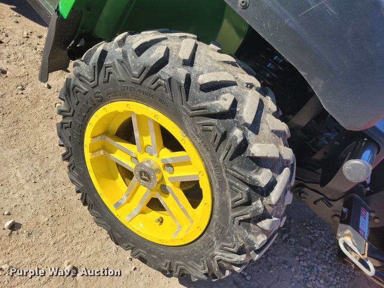 image for item DM1050 2015 John Deere 825i Gator utility vehicle